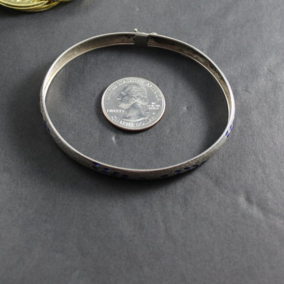 Oval 925 Han Vintage Sterling Textured Bangle - Picture 5 of 5